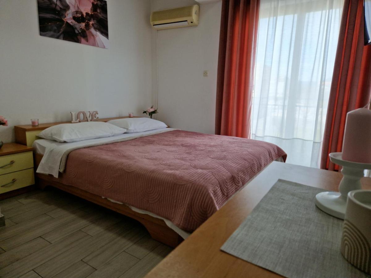 Motel "Tri Lovca" Knin Exterior foto