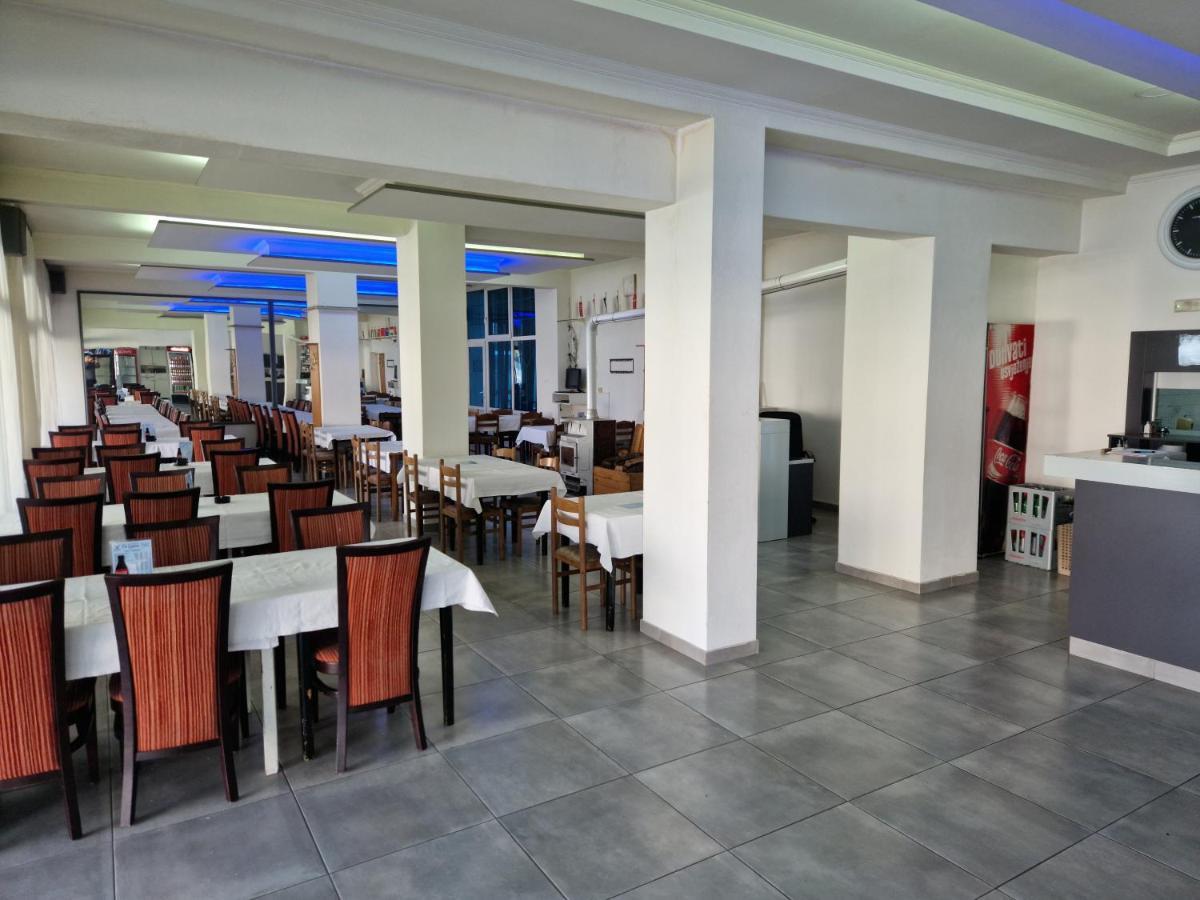 Motel "Tri Lovca" Knin Exterior foto