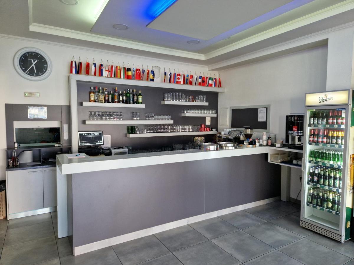 Motel "Tri Lovca" Knin Exterior foto