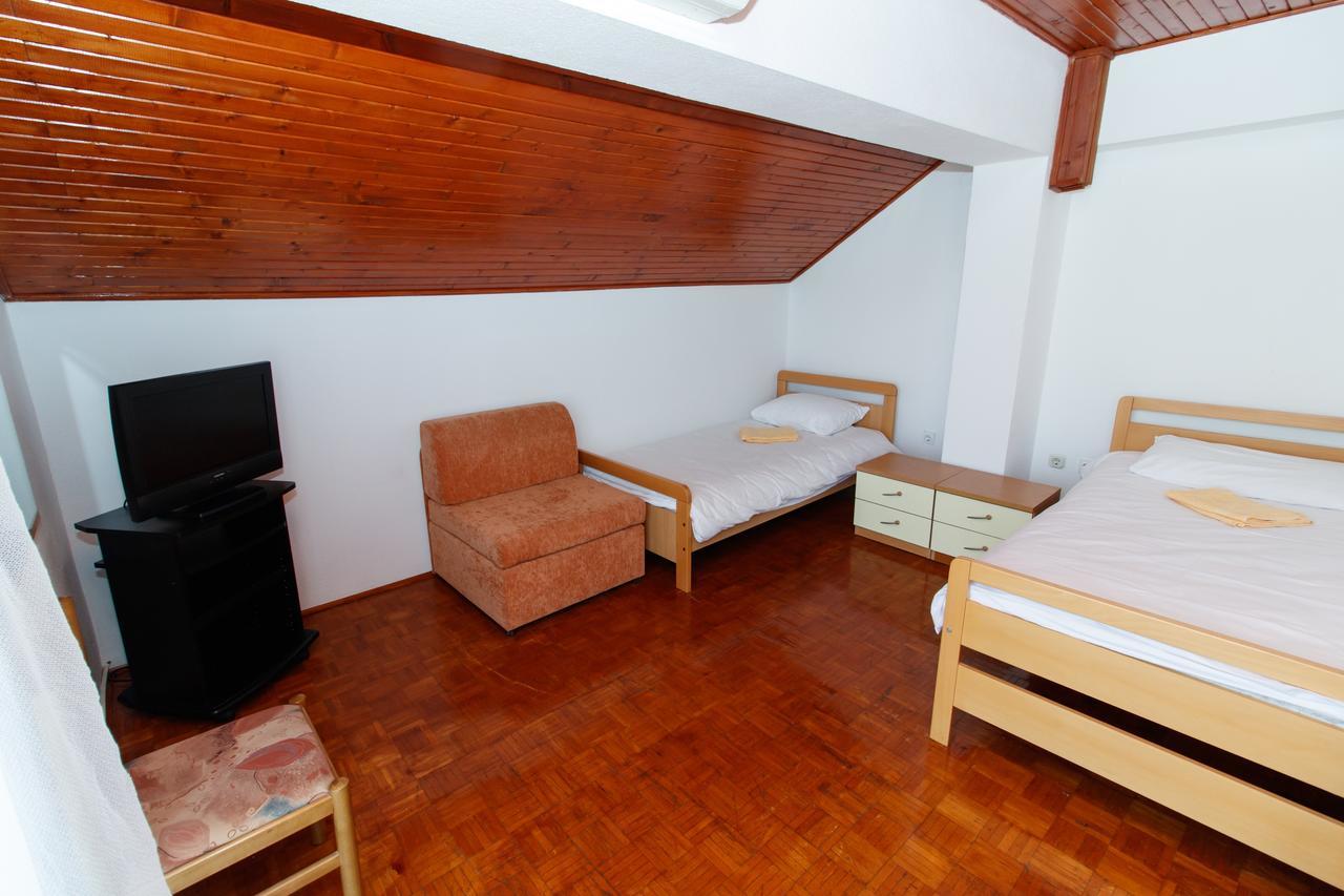 Motel "Tri Lovca" Knin Exterior foto